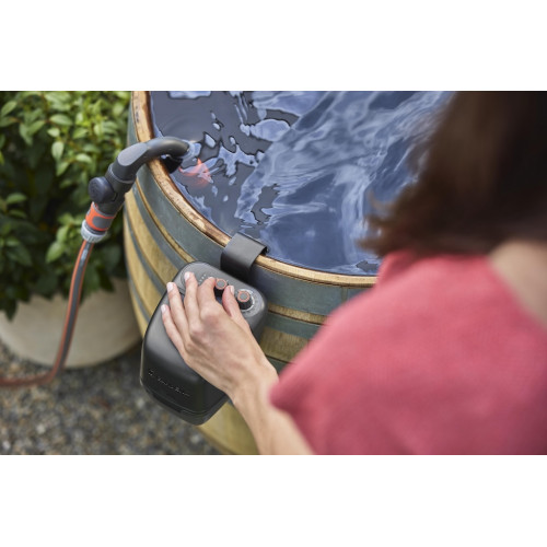 Pompe pour collecteur d’eau de pluie 18 V 2400 l/h - kit prêt à l’emploi avec batterie - GARDENA
