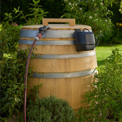 Pompe pour collecteur d’eau de pluie 18 V 2400 l/h - kit prêt à l’emploi avec batterie - GARDENA