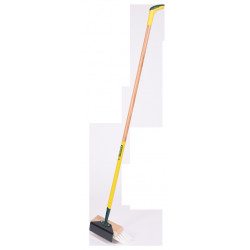 Balai grattoir Batipro 32 cm manche bois 150 cm - balayage puissant et grattage des déchets de marque Leborgne, référence: J9794100