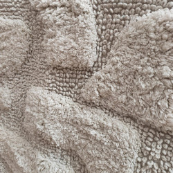Tapis de bain l.50 x L.80 cm ivoire Tindou AZAO de marque AZAO, référence: B9893300