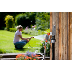 Prise d'eau avec nez de robinet articulé d'arrosage - GARDENA