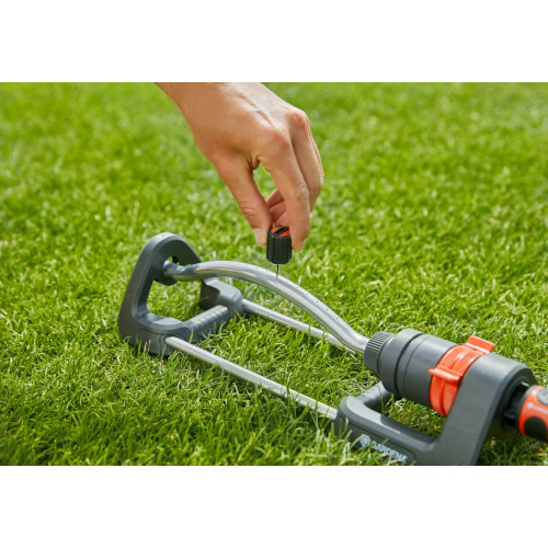Arroseur oscillant Aqua S - arrosage : 90 à 220 m² - portée 7 à 17 m - largeur max. : 13 m - GARDENA