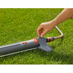 Arroseur oscillant AquaZoom M - arrosage 9 à 250 m² - portée 3 à 18 m - largeur 3 à 14 m - GARDENA
