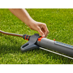 Arroseur oscillant AquaZoom M - arrosage 9 à 250 m² - portée 3 à 18 m - largeur 3 à 14 m - GARDENA
