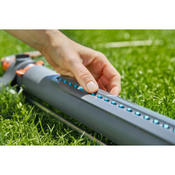 Arroseur oscillant AquaZoom M - arrosage 9 à 250 m² - portée 3 à 18 m - largeur 3 à 14 m - GARDENA