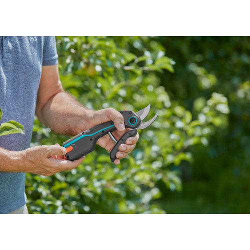 Sécateur AssistCut à lames franche - GARDENA