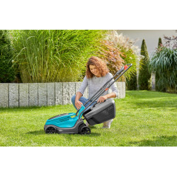 Tondeuse PowerMax 30/18V P4A sur batterie - Coupe Ø 30 cm - jusqu'à 150m² - GARDENA