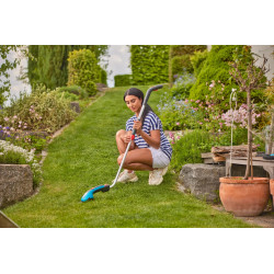 Kit cisaille à gazon ClassicCut Li + manche télescopique + roues - Coupe 8 cm - GARDENA