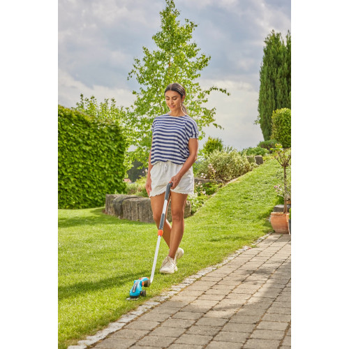 Kit cisaille à gazon ComfortCut Li + manche télescopique + roues - Coupe 8 cm - GARDENA