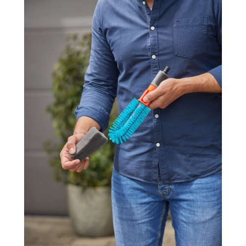 Kit brosse de lavage pour vélo avec tuyau Liano - GARDENA