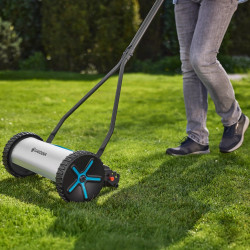 Tondeuse manuelle - 330 Comfort - Largeur de coupe 33 cm - Jusqu’à 150 m² - GARDENA