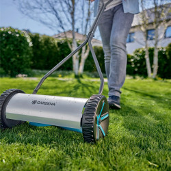 Tondeuse manuelle - 330 Comfort - Largeur de coupe 33 cm - Jusqu’à 150 m² - GARDENA