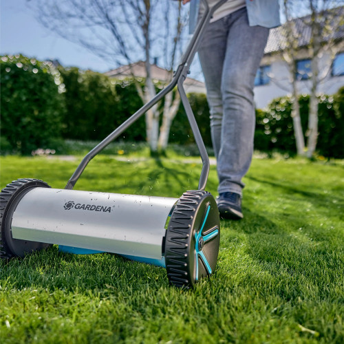 Tondeuse manuelle - 330 Comfort - Largeur de coupe 33 cm - Jusqu’à 150 m² - GARDENA