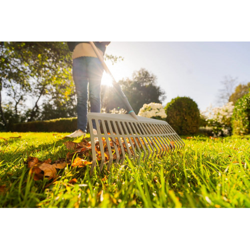 Balai-râteau PureLine - Largeur 43 cm - Manche bois FSC 100 % - GARDENA
