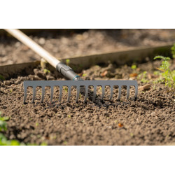 Râteau PureLine - 36 cm - 14 dents acier - Manche bois FSC 100 % - GARDENA