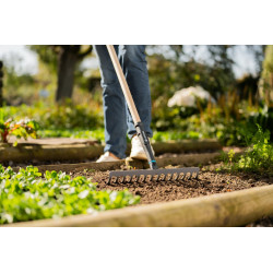 Râteau PureLine - 36 cm - 14 dents acier - Manche bois FSC 100 % - GARDENA