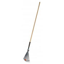 Balai à gazon réglable PureLine - 30 à 50 cm - Dents acier - Manche bois FSC 100 % de marque GARDENA, référence: J9501400