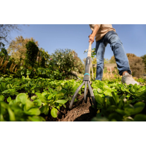 Griffe piocheuse 9 cm - PureLine - manche bois FSC et dents acier - GARDENA