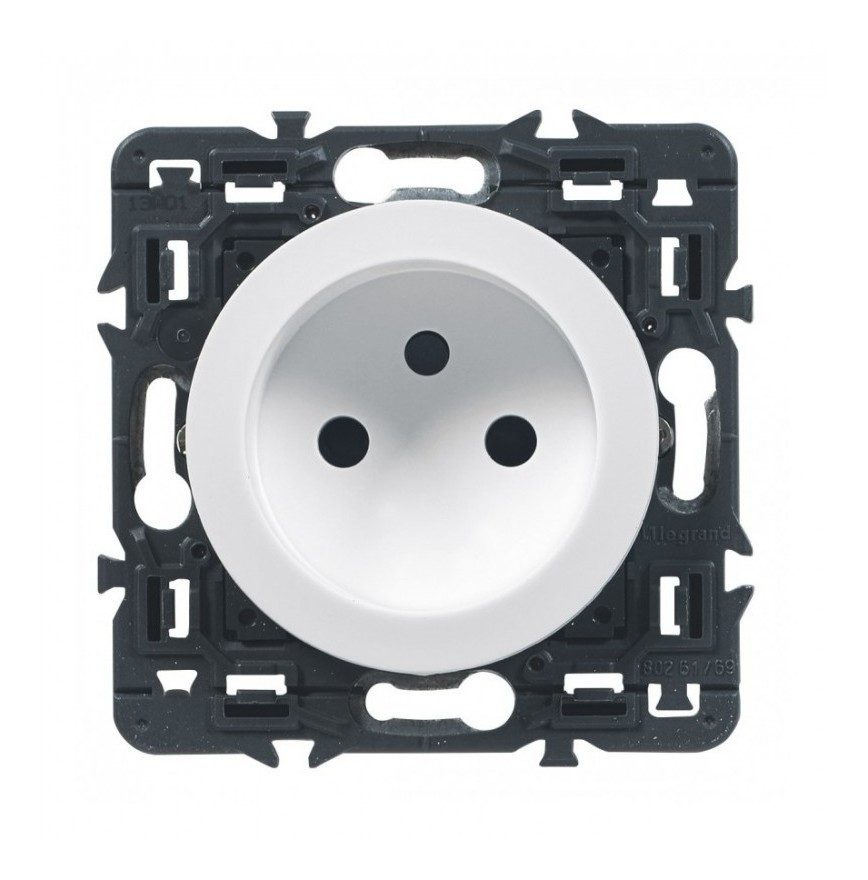 Celiane prise de courant sans terre titane à composer