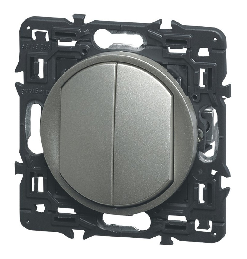 Celiane poussoir + interrupteur ou va et vient 6A titane à composer