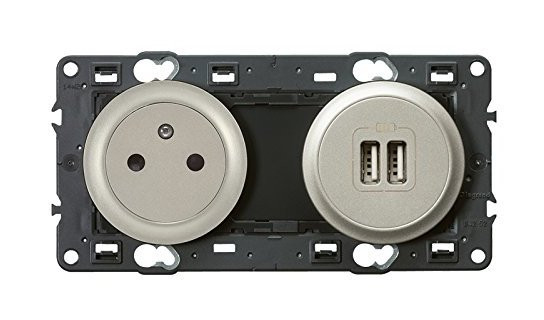 Celiane 2 pôles + terre & USB 1500mA titane