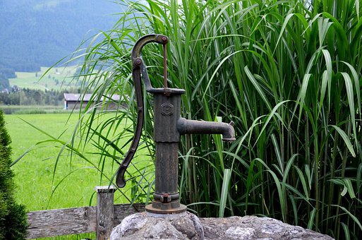 La pompe de jardin manuelle